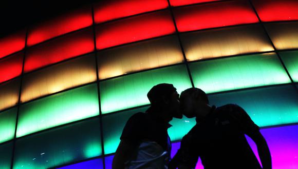 Corte Constitucional ordenó que parejas homosexuales tendrán derecho a la licencia de maternidad y paternidad